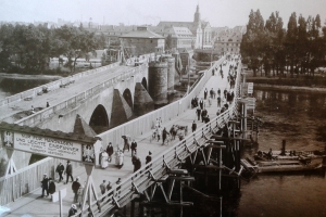 Es führt über den Main ... - Frankfurt & seine Brücken
