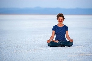 If you can't go outside, go inside - Yoga für Globetrotter