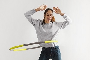 Hula-Hoop Online-Kurs für Anfänger - Lerne, den Reifen auf der Hüfte zu halten!