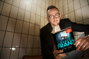Exklusive Buchpremiere im Alten Polizeipräsidium – Bestsellerautor Daniel Holbe präsentiert seinen neuesten Frankfurt-Krimi „Julia Durant – Unter Toten“